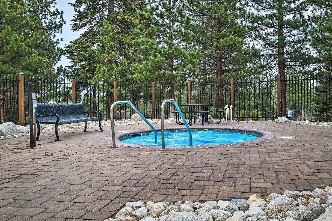 Modern Mammoth Lakes Condo Ski, Hike, And More! 0*,  United States